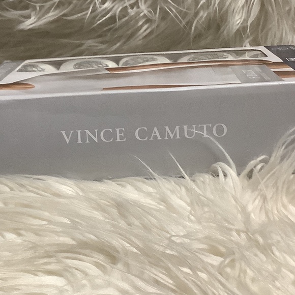 Vince Camuto T Shirts men or women - Picture 3 of 3